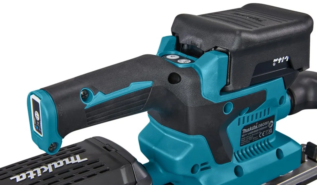 Makita DBO381RTJU Vlakschuurmachine 18V - 12.000 r/min