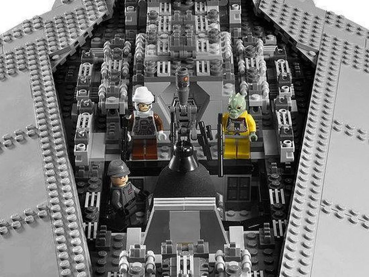 LEGO Star Wars Super Star Destroyer 10221 - 3152 Stukken - afbeelding 2 van 6