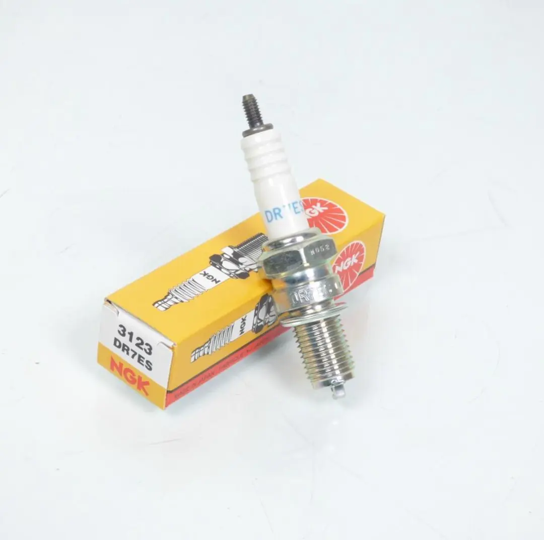 NGK Bougie DR7ES - Honda 550 CB F K3 1978-1981 - 1 Stuk