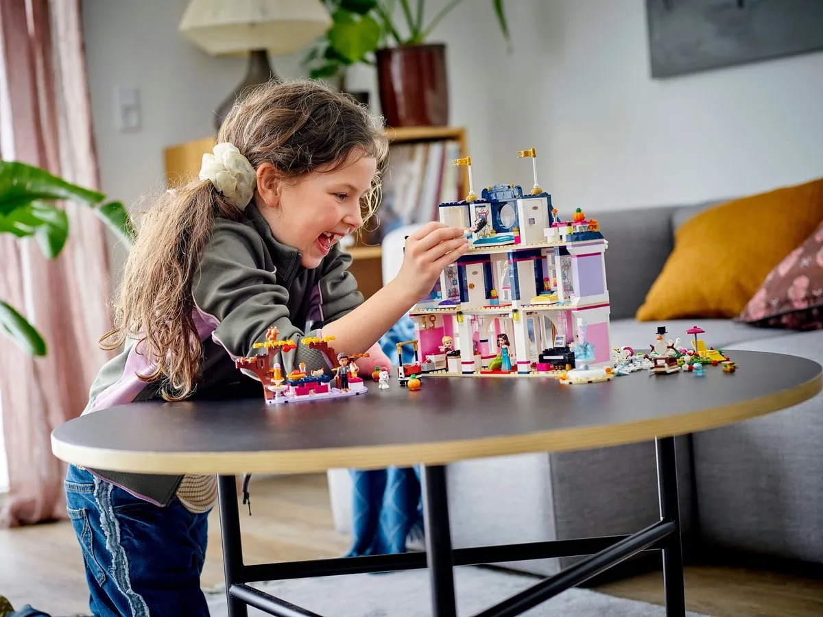 LEGO Friends Grand Hotel 41684 - 1308 Stukken - Multikleur