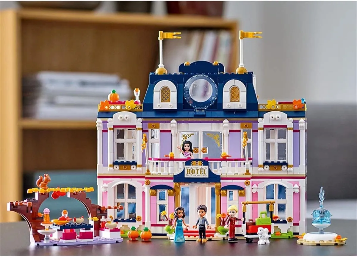 LEGO Friends Grand Hotel 41684 - 1308 Stukken - Multikleur