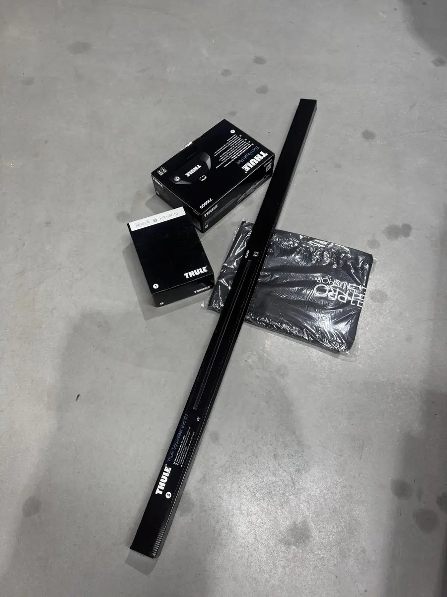 Thule SquareBar 7106-118-staal-6010 Volvo V90 Dakdragers - 75kg - Zwart