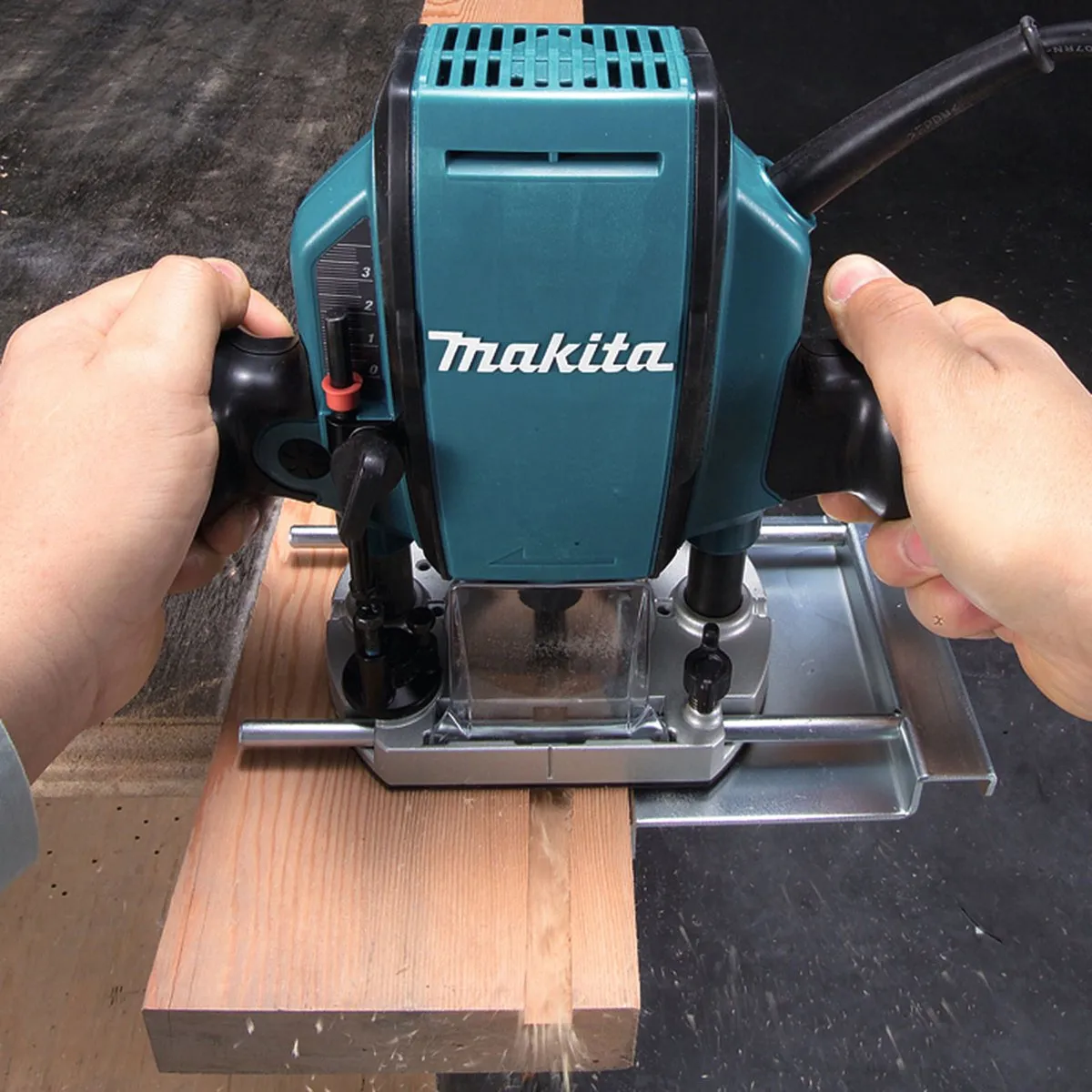 Makita RP0900J Bovenfrees 900W - M-box