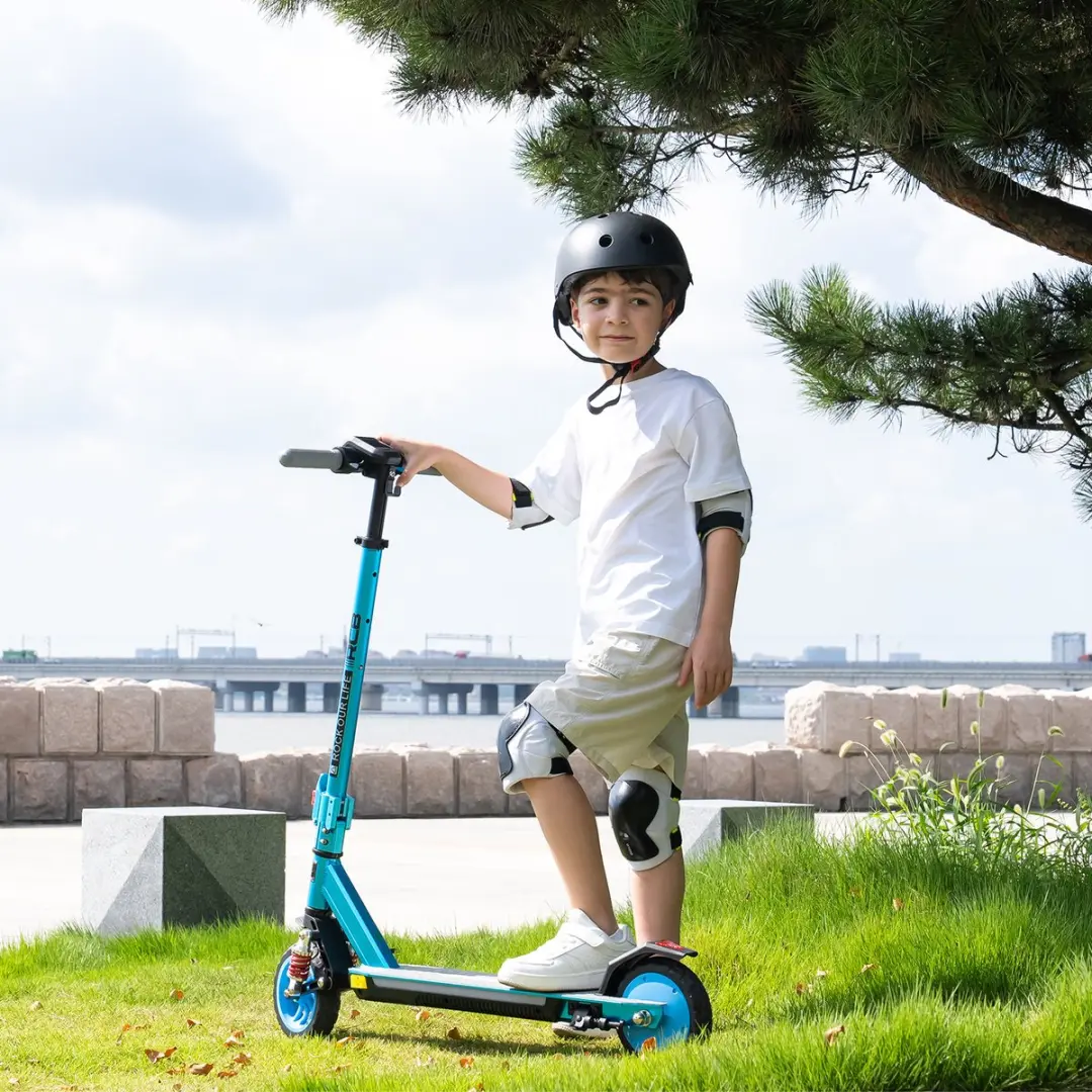 RCB R12Max Elektrische Kinderstep 220W - 18km/u - Zwart