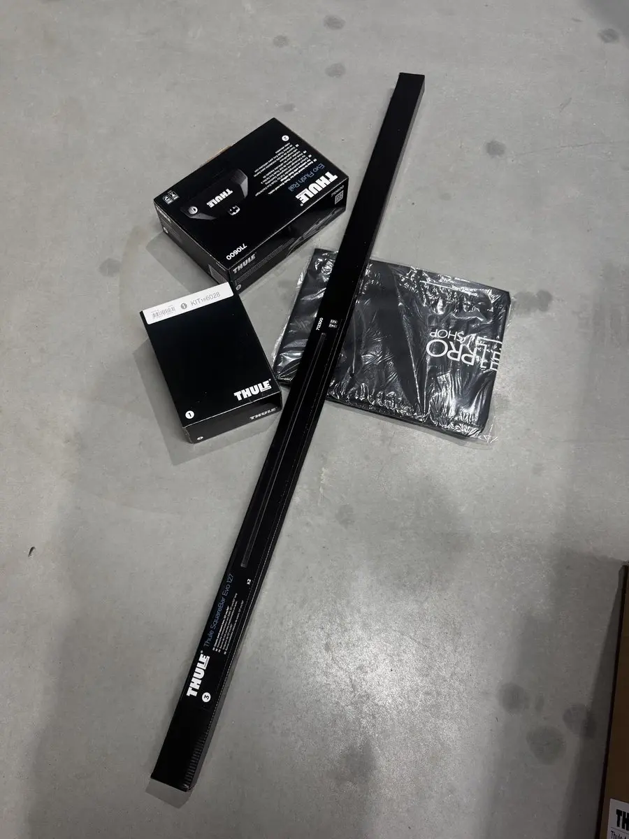 Thule SquareBar 7106-118 Stalen Dakdragers Volvo XC60 2017-2025 - 75kg - Zwart