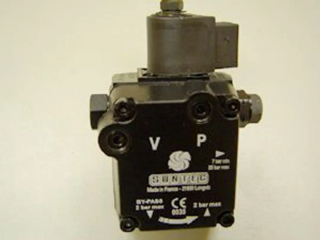 Remeha Oliepomp Suntec AS47B+Drukleiding 97955555