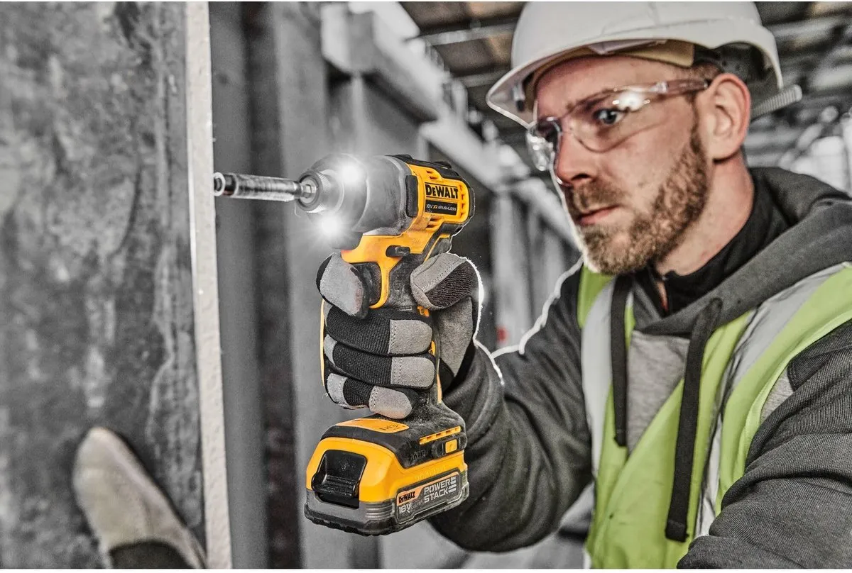 DeWalt DCF840N Slagschroevendraaier 18V XR - 192Nm - Zwart/Geel