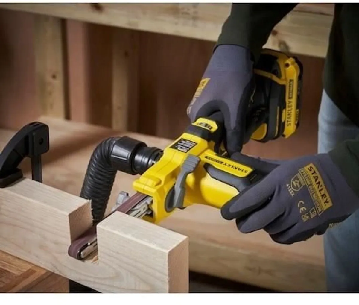 Stanley 18V ACCU-bandschuurmachine SFMCE210D2K-QW - 2x 2.0Ah