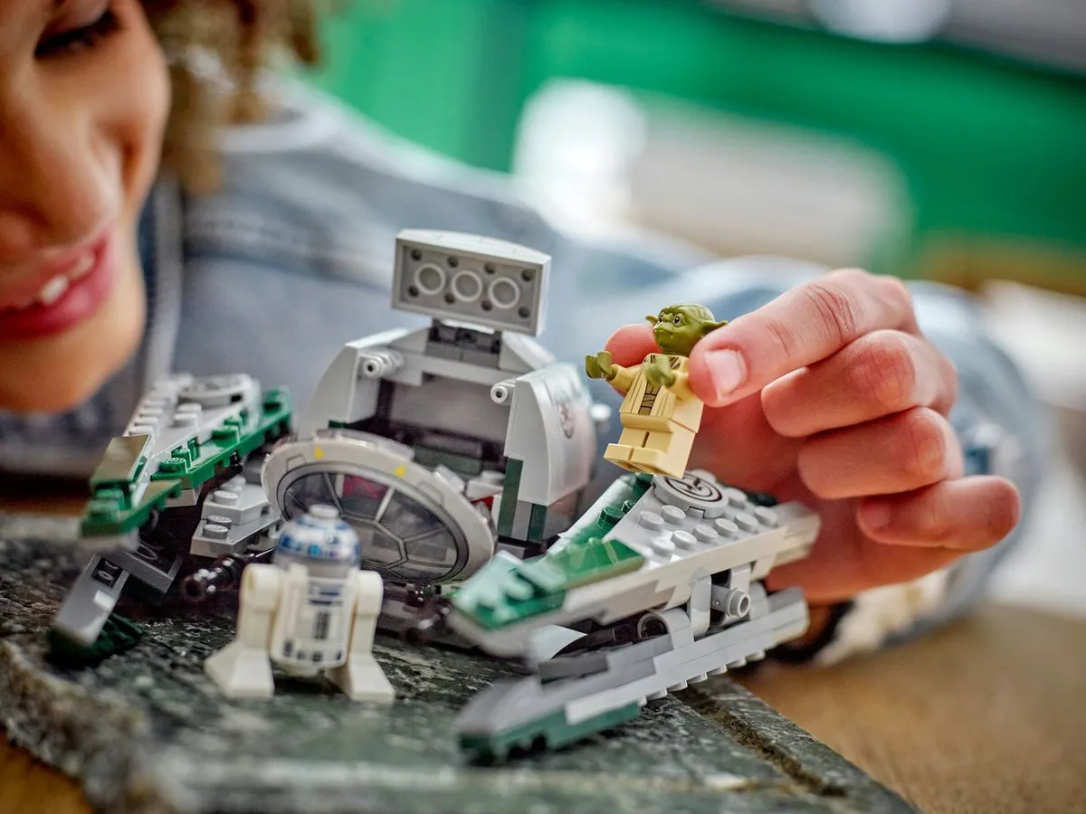 LEGO Star Wars Yoda's Jedi Starfighter 75360 - 253 Stukken