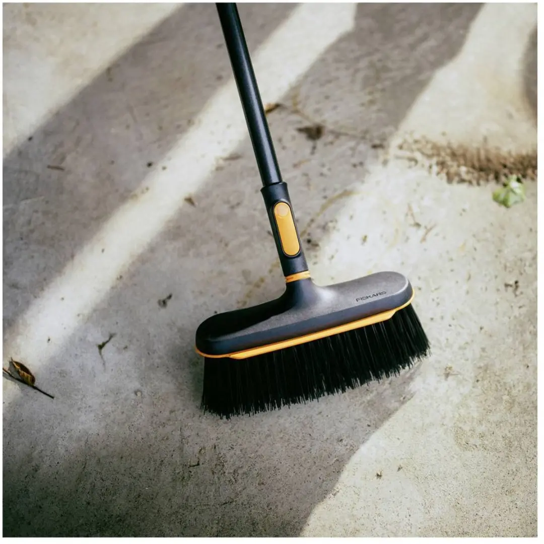 Fiskars OneClick Tuinbezem B27.2H20.1cm - 1080701