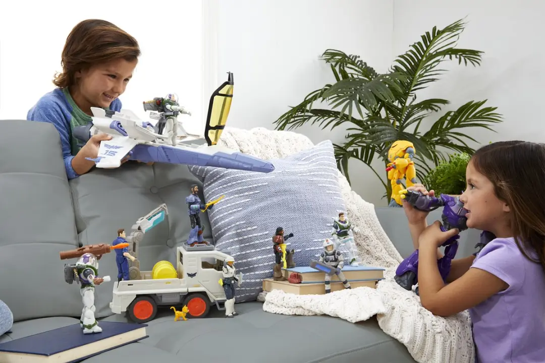 Mattel Core Scale Feature Fig Lightyear - Multicolor