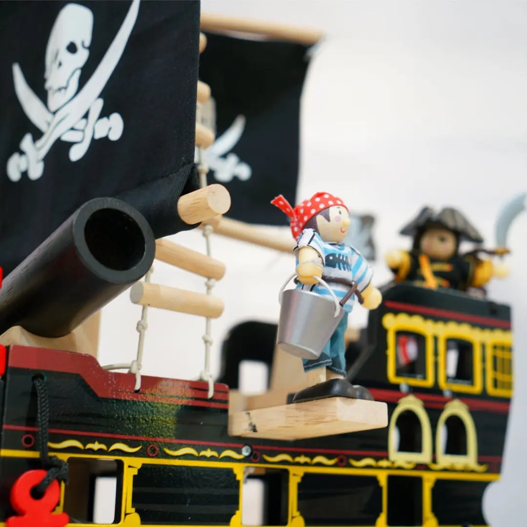 Le Toy Van Houten Piratenschip TV246 - Multicolor