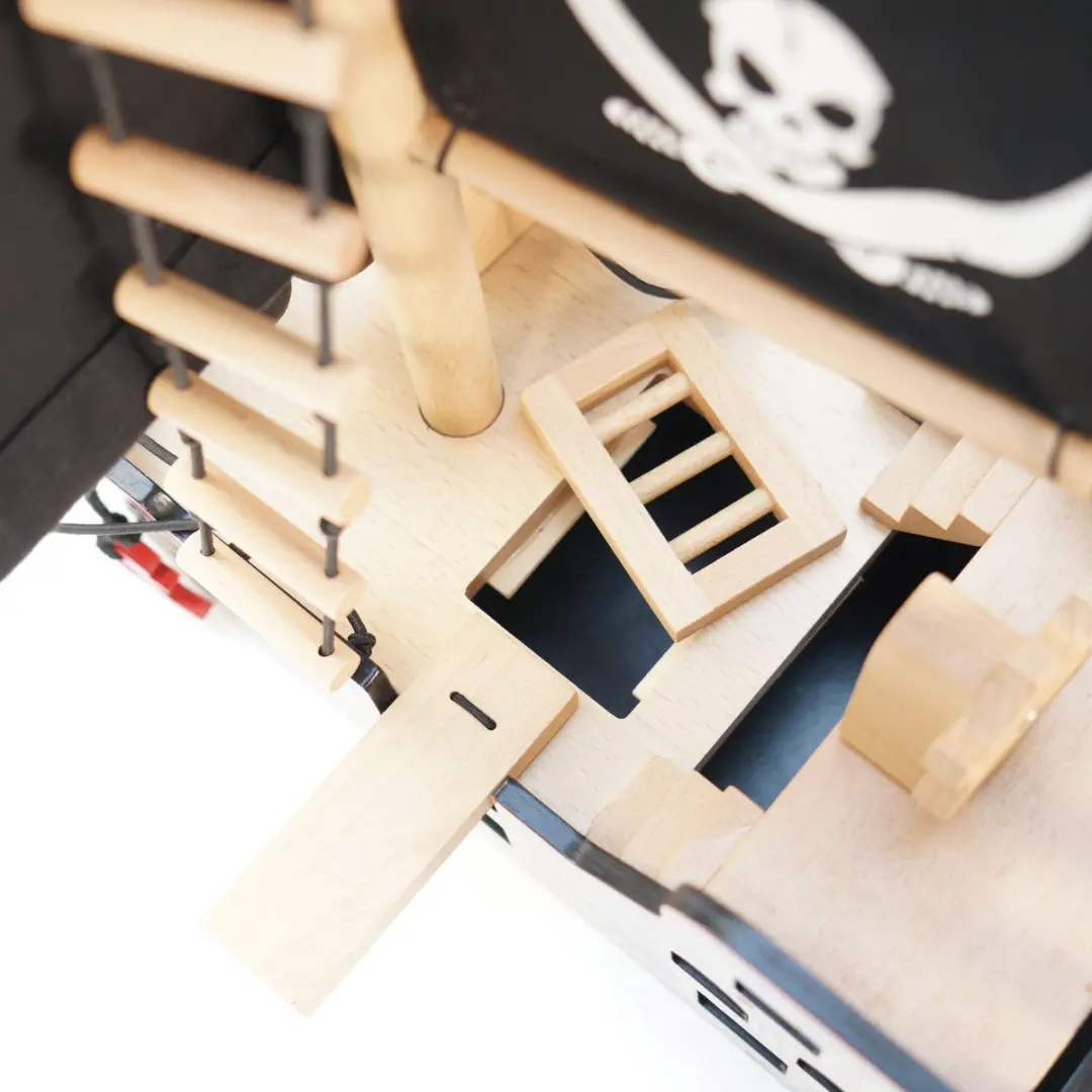 Le Toy Van Houten Piratenschip TV246 - Multicolor