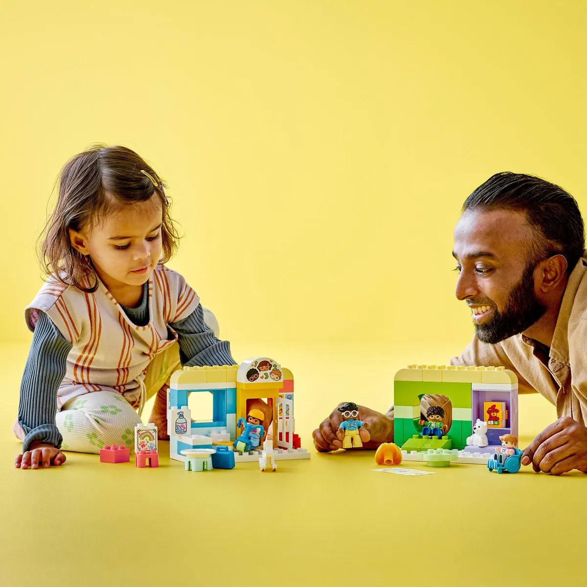 LEGO DUPLO 10992 Dagverblijf - 67 Stukken - 4 Figuren