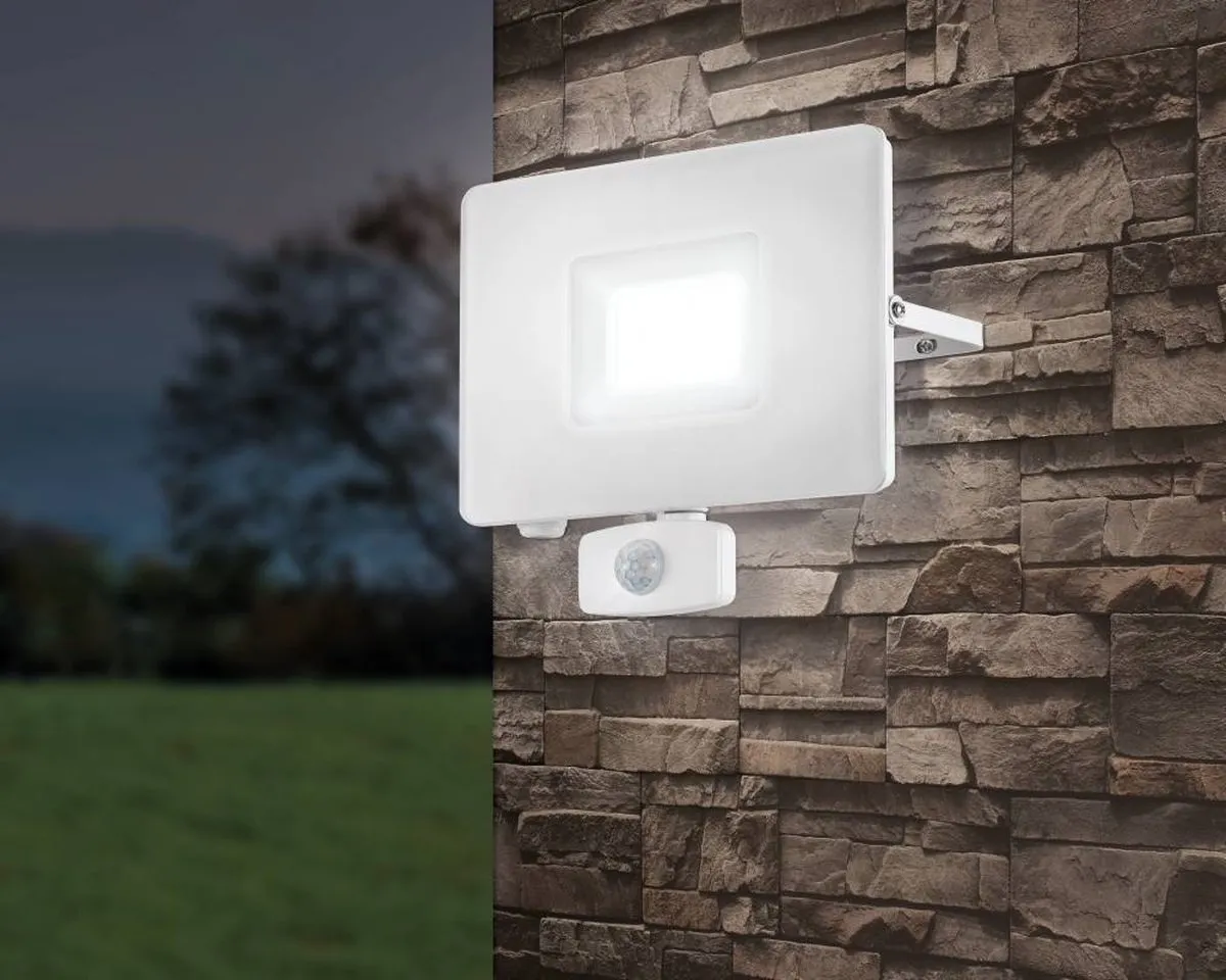 Eglo Faedo 3 Buiten Muurverlichting Wit 50W