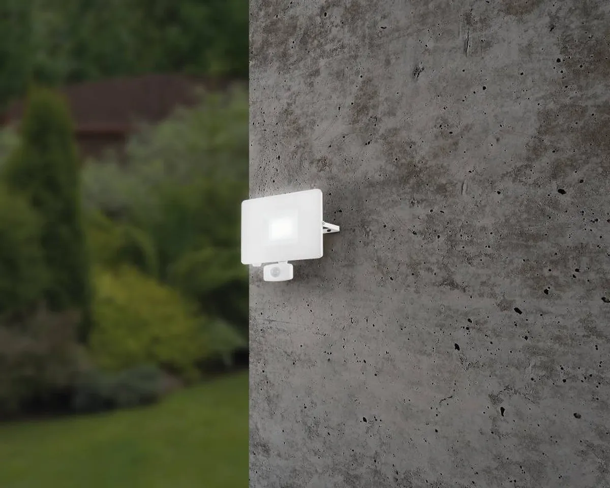 Eglo Faedo 3 Buiten Muurverlichting Wit 50W