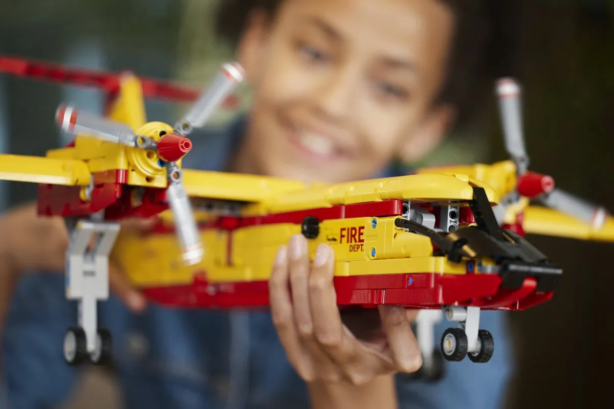 LEGO Technic Brandweervliegtuig 42152 - 1134 Stukken