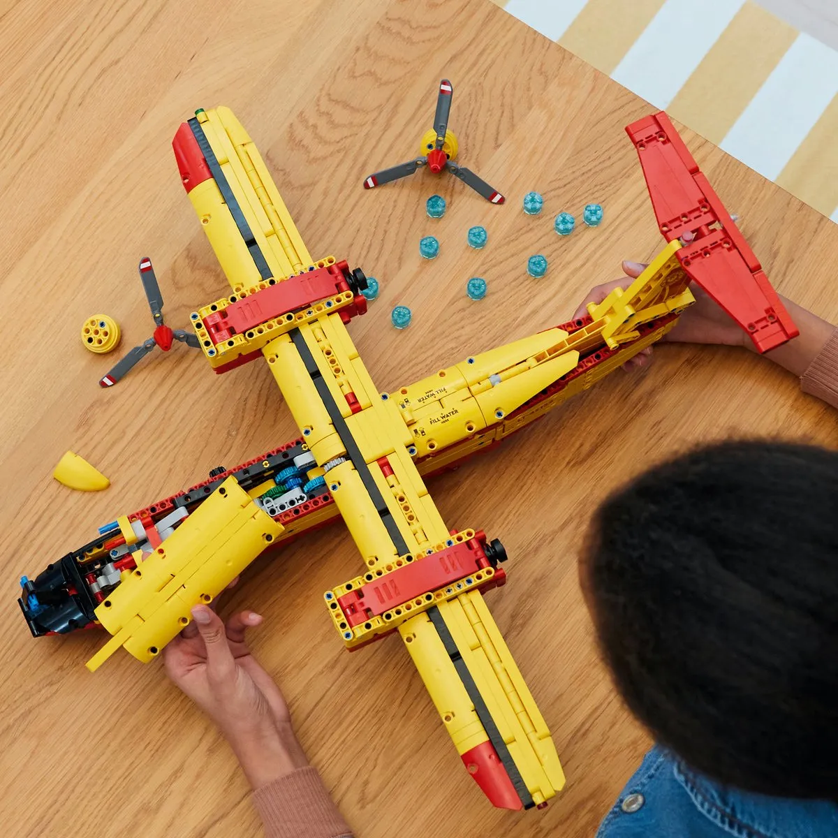 LEGO Technic Brandweervliegtuig 42152 - 1134 Stukken