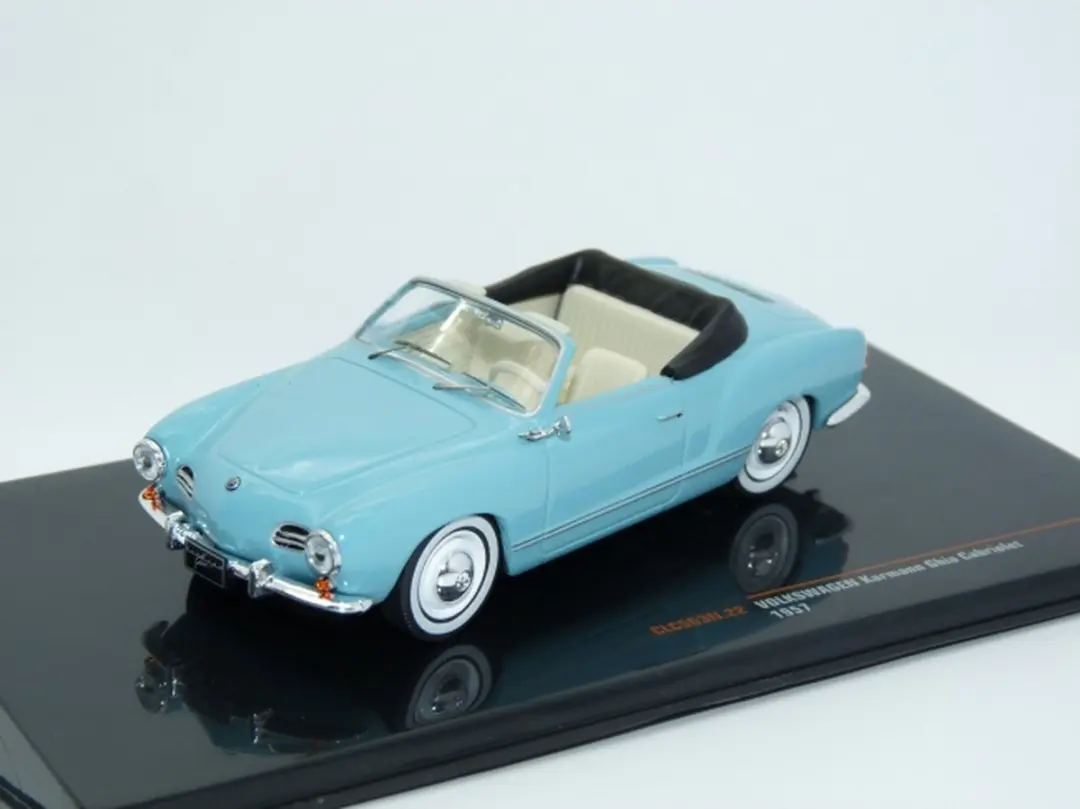 Volkswagen Karmann Ghia Cabriolet 1957 IXO Models - 1:43 - Blauw