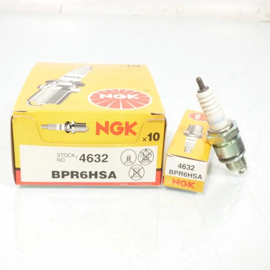 NGK BPR6HSA Bougie Scooter Daelim Bonita 2009-2012 - Wit