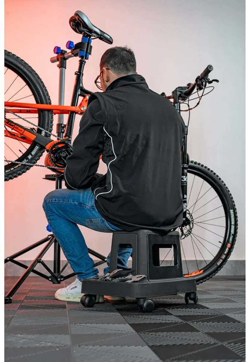 Lampa Werkstoel met Wielen - 120 kg - Zwart/Rood