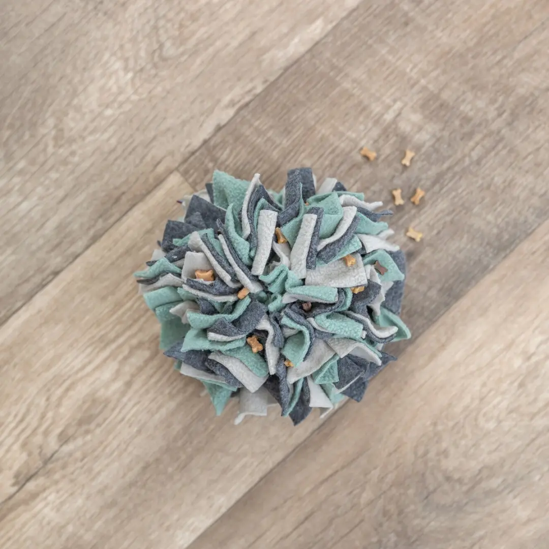 Trixie Snuffelbal Blauw - afbeelding 5 van 6