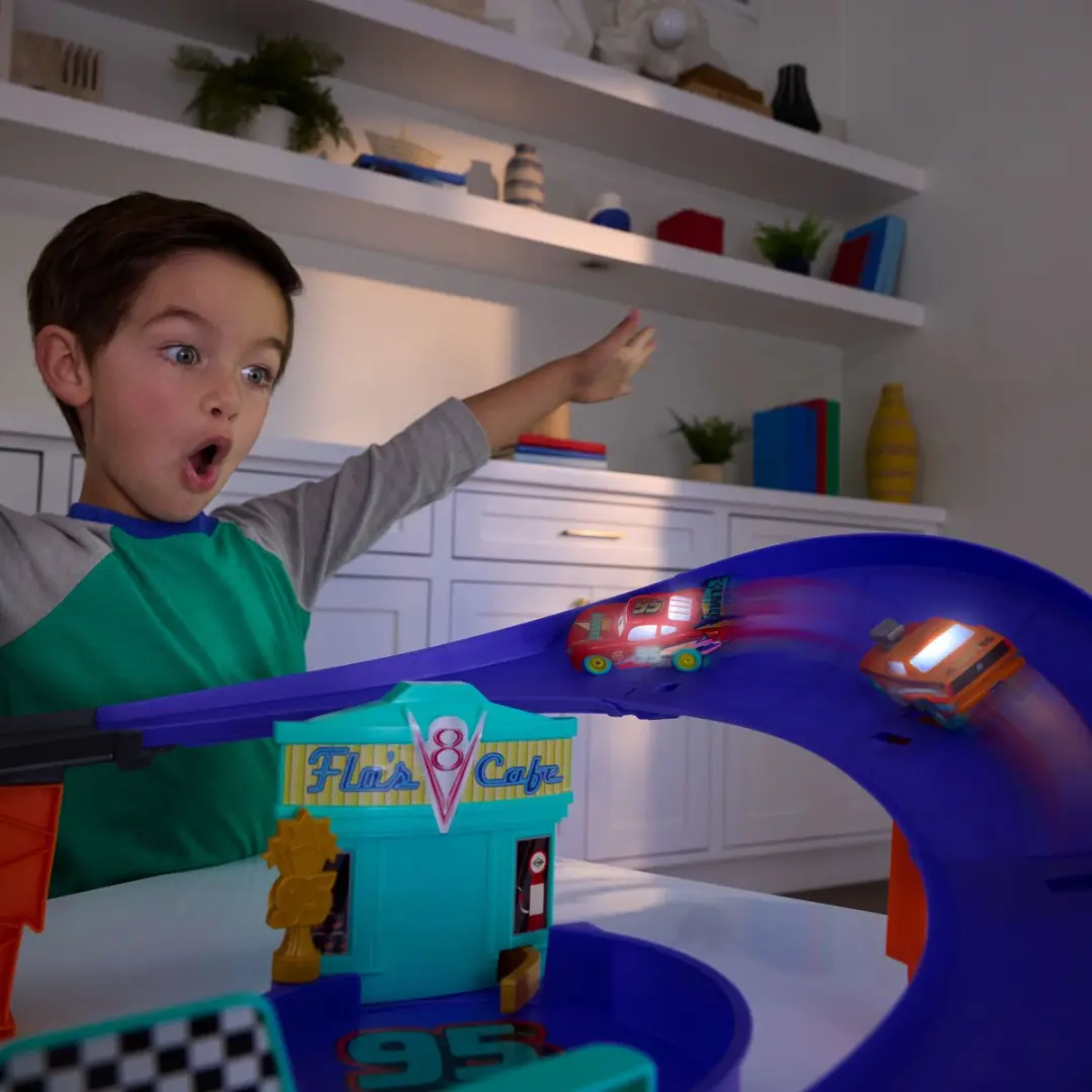 Mattel Disney Cars Bliksem McQueen Racebaan Speelset - Meerkleurig