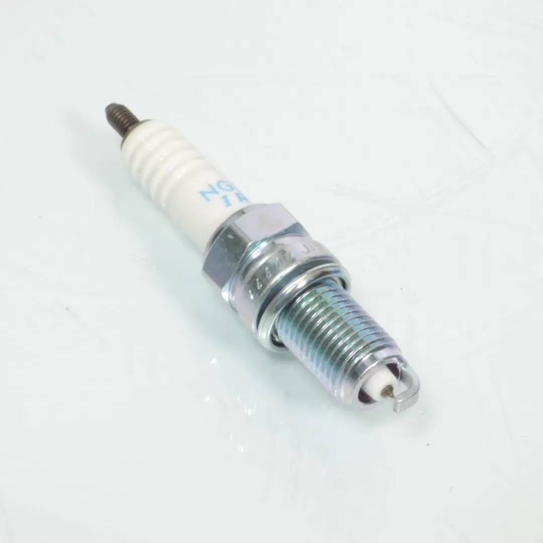 NGK Bougie KR8DI 4742 - Moto KTM 950 LC8 EFI V2 - Wit