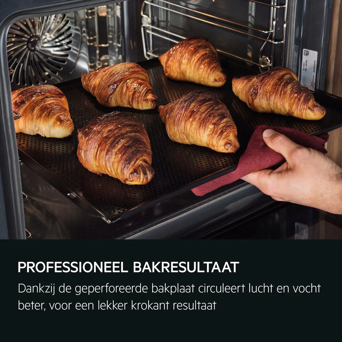 AEG TP8SK721B Combi-stoomoven 45L - 3000W - Zwart