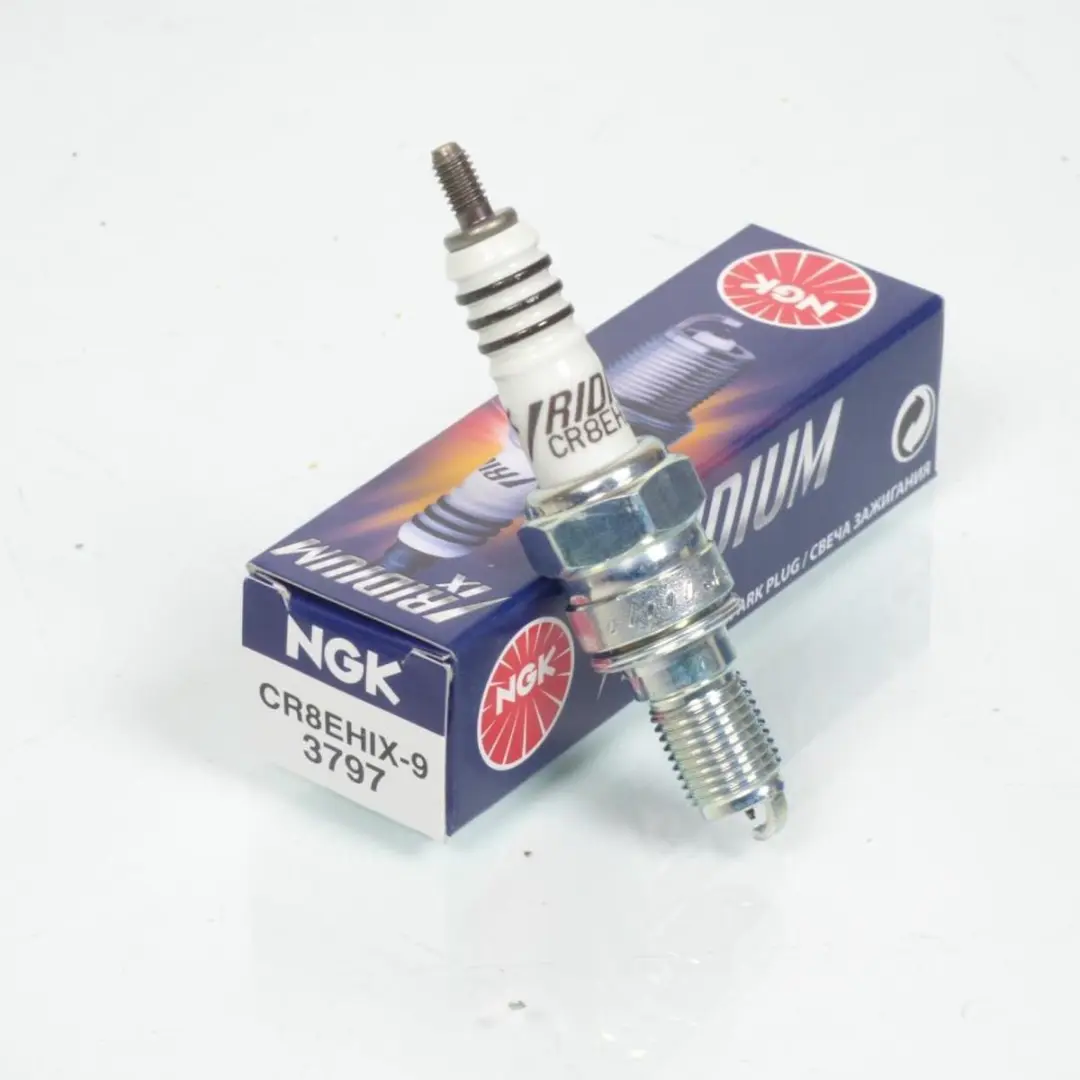 NGK CR8EHIX-9 Bougie Iridium - Honda CBF500 2004-2007 - Wit