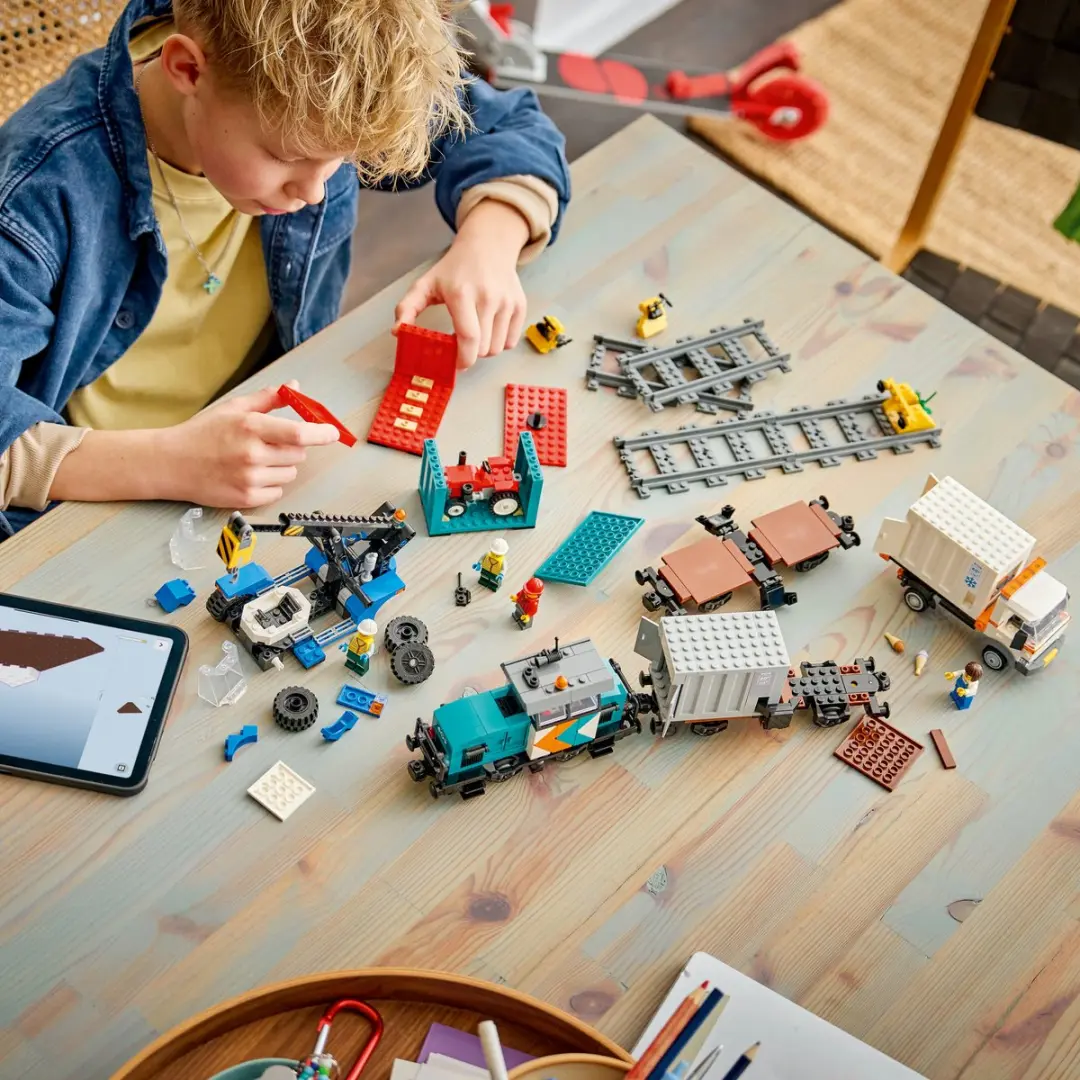 LEGO City Containertrein 60509 - 803 Stukken - 4 Minifiguren