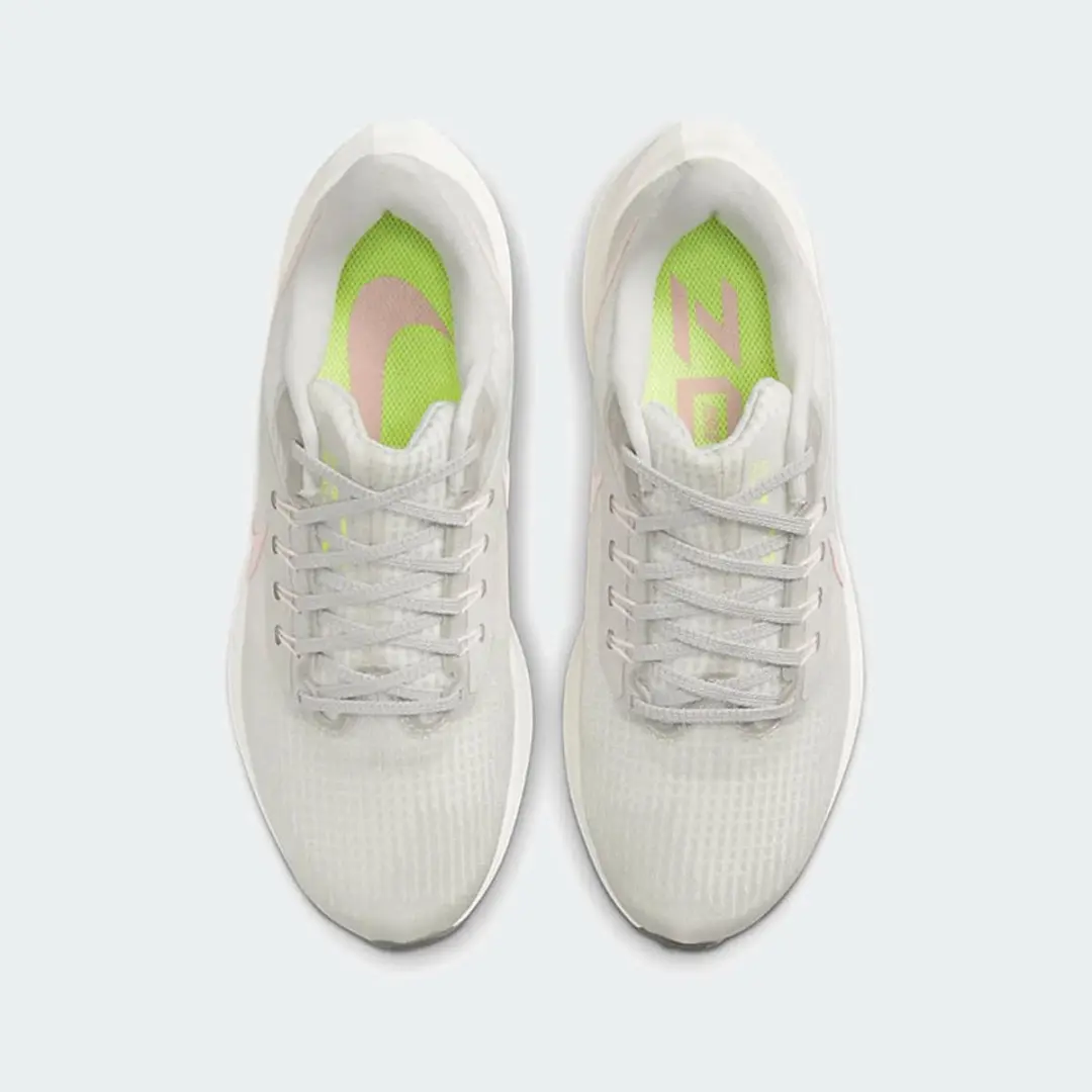 Nike Air Zoom Pegasus Dames Hardloopschoen - Maat 40.5 - Roze/Grijs