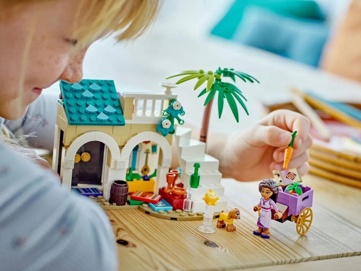 LEGO Disney Wish Asha In De Stad Rosas Poppetjes 43223 - Meerkleurig