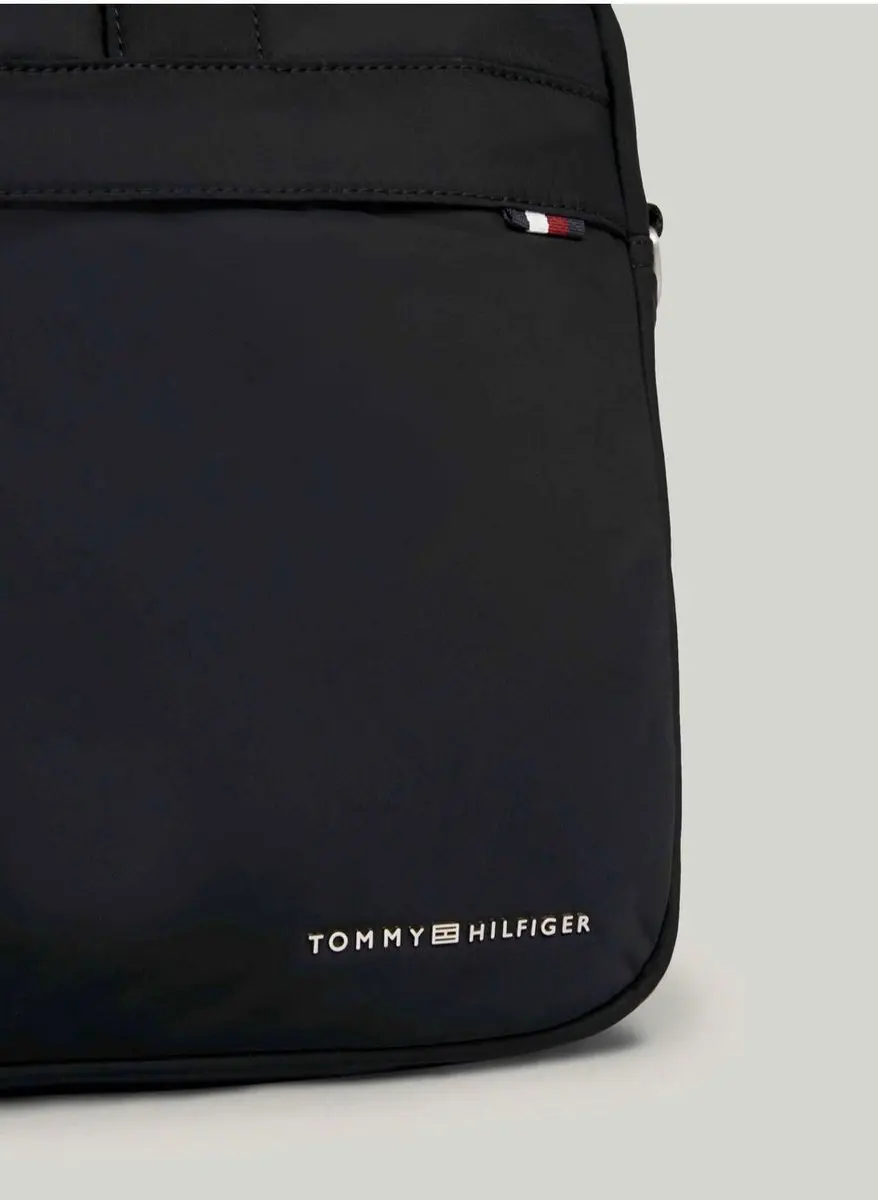 Tommy Hilfiger Signature AM0AM12215 Laptoptas 17" - Zwart