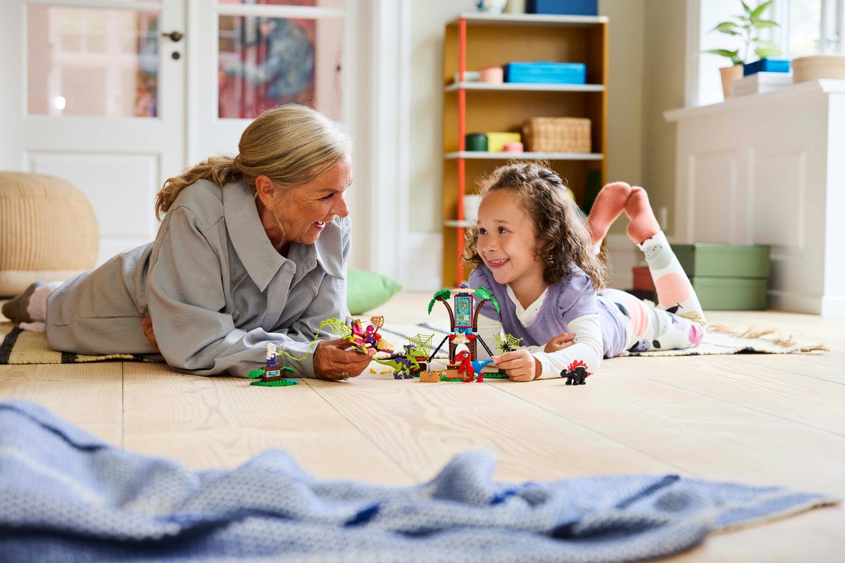 LEGO Marvel Spidey en zijn geweldige vriendjes Spidey en Gobby's raptorstrijd bij de boomhut - 11200