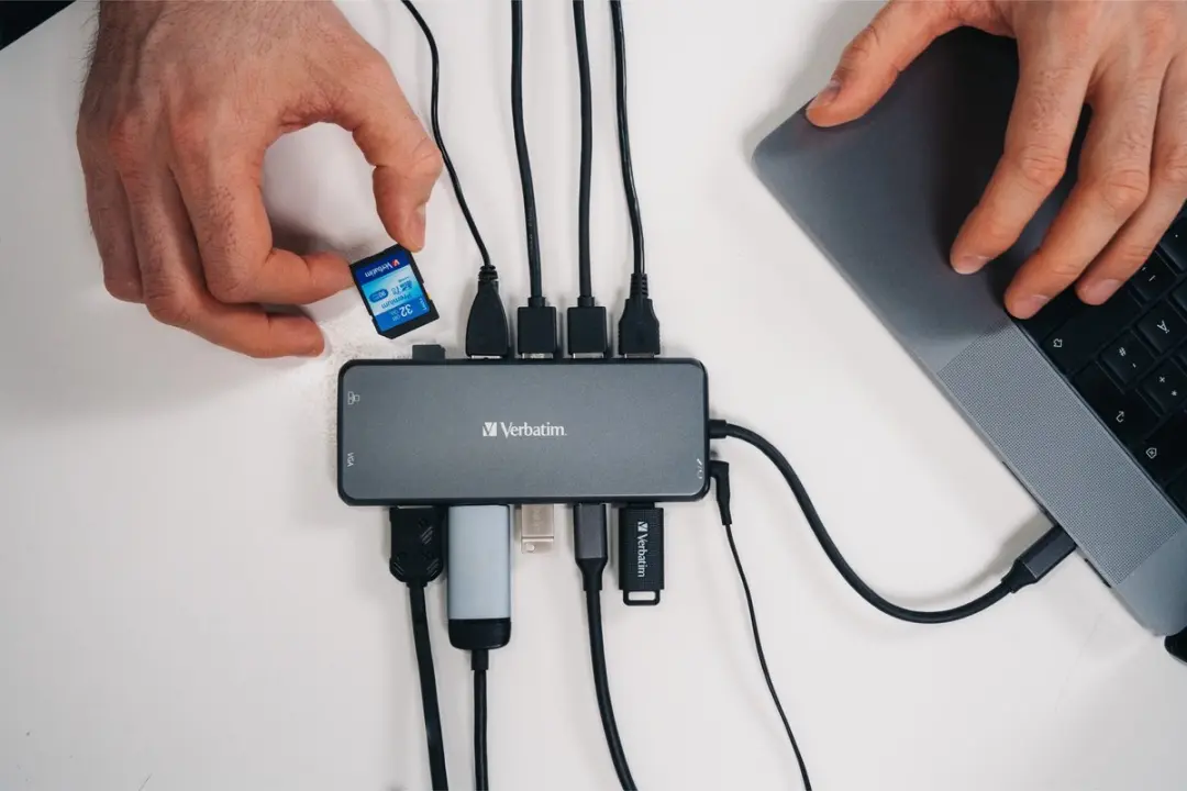 Verbatim USB-C Pro CMH-14 Multiport Hub - 14 Poorten - Grijs