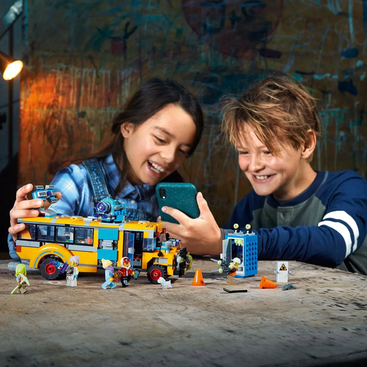 LEGO Hidden Side Paranormale Interceptiebus 3000 70423 - 689 Stukken