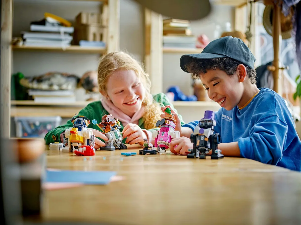 LEGO Creator 3-in-1 Droid Bouwer 75392 - 1186 Stukken
