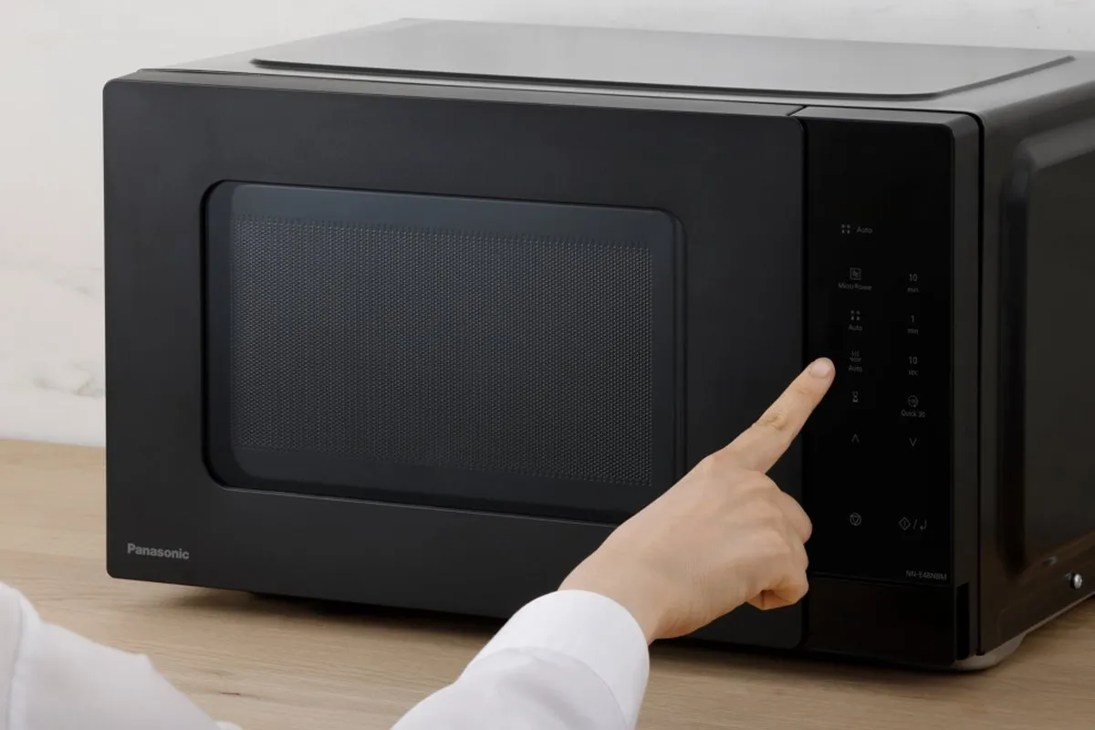 Panasonic NN-E48NB Microgolfoven 900W - Zwart