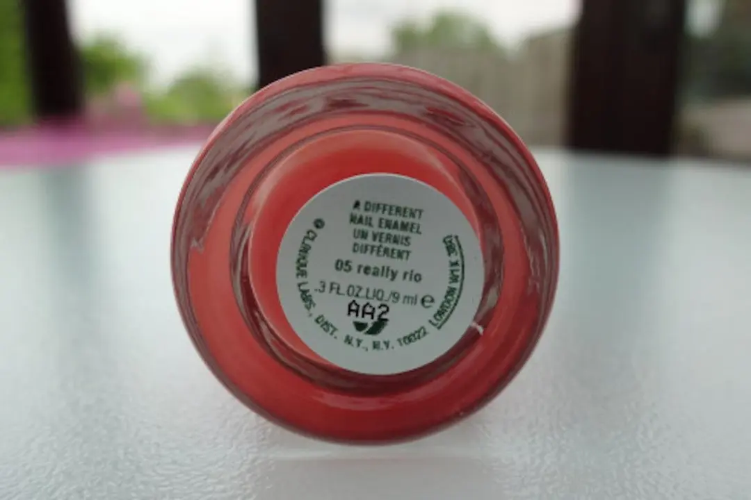 Clinique A Different Nail Enamel - Oranje 9ml