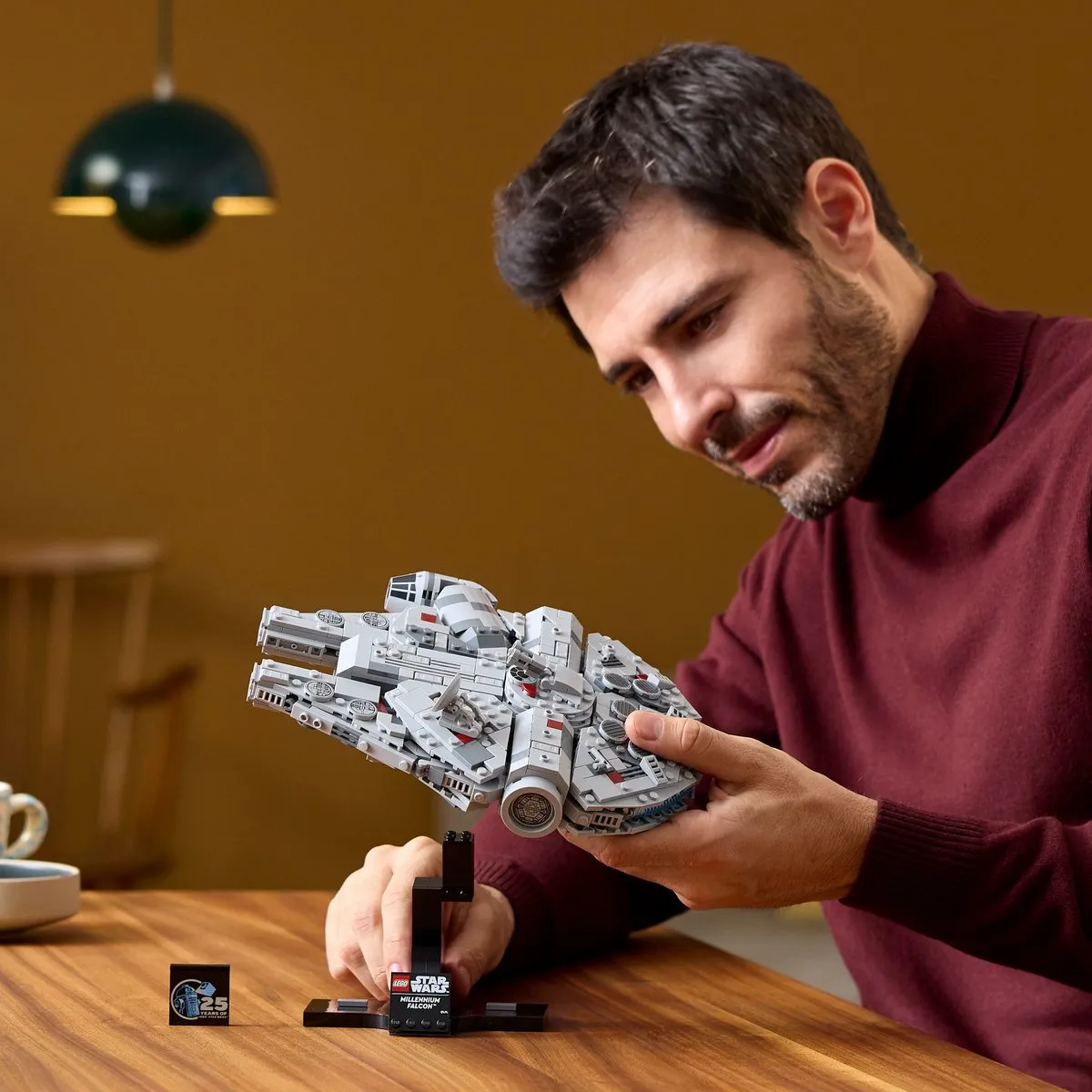 LEGO Star Wars Millennium Falcon 75375 - 921 Stukken - Multicolor