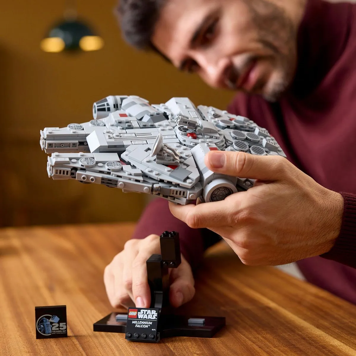 LEGO Star Wars Millennium Falcon 75375 - 921 Stukken - Multicolor