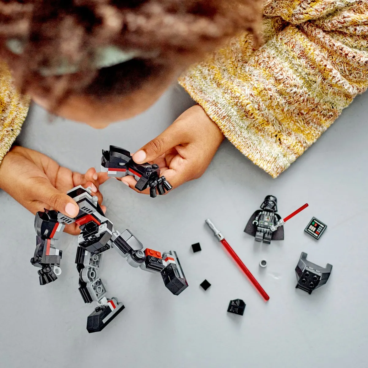 LEGO Star Wars Darth Vader Mecha 75368 - 139 Stukken - afbeelding 5 van 6