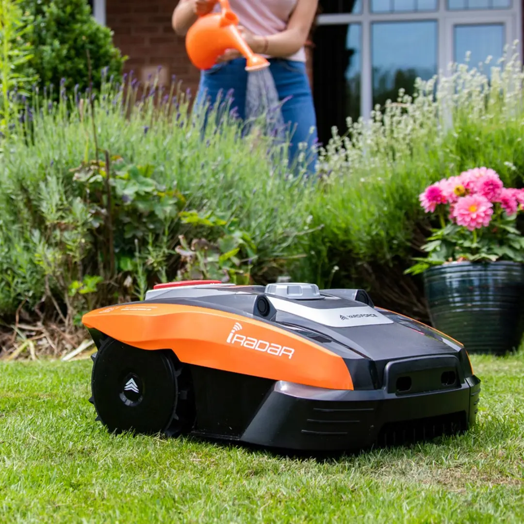 Yard Force Compact 400RiS Robotmaaier 400m² - met app & iRadar