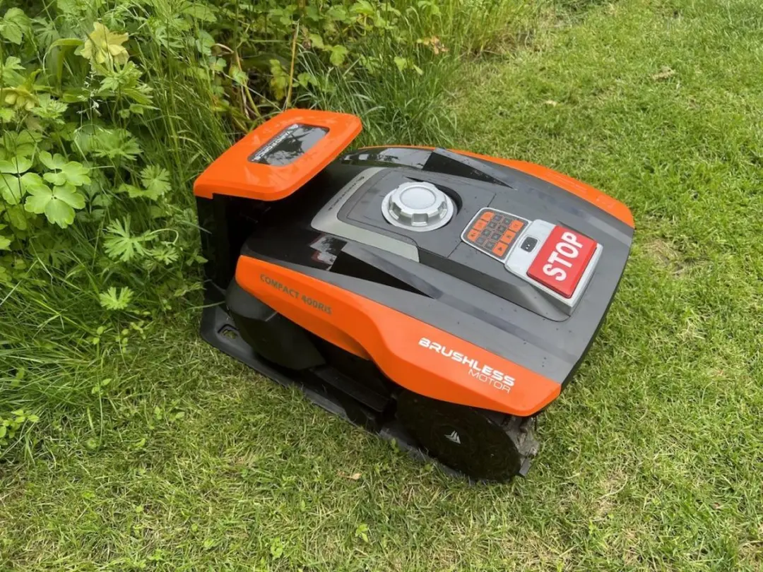 Yard Force Compact 400RiS Robotmaaier 400m² - met app & iRadar