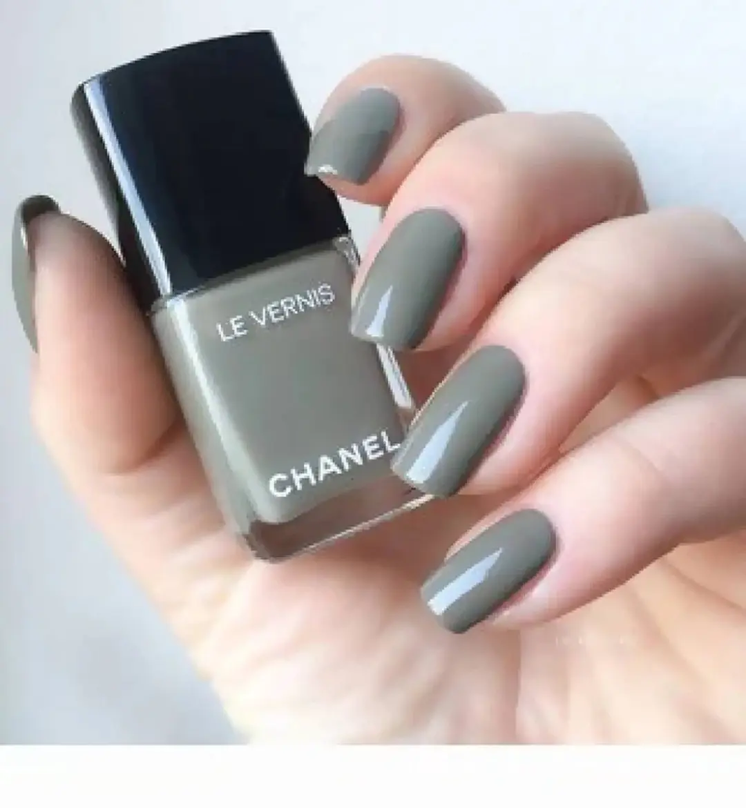 Chanel Le Vernis Horizon Line 576