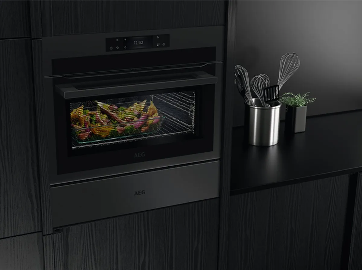 AEG KME768080T Combi-oven 43L - 1000W Magnetron - Zwart