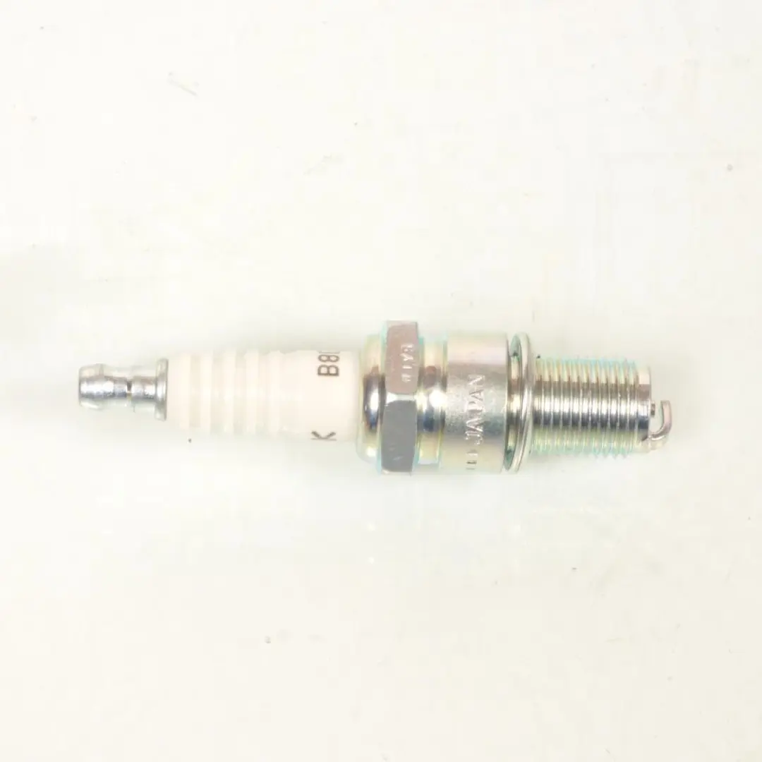 NGK B8ES Bougie - Aprilia 50 RS R Extrema 1993-1994 - Wit