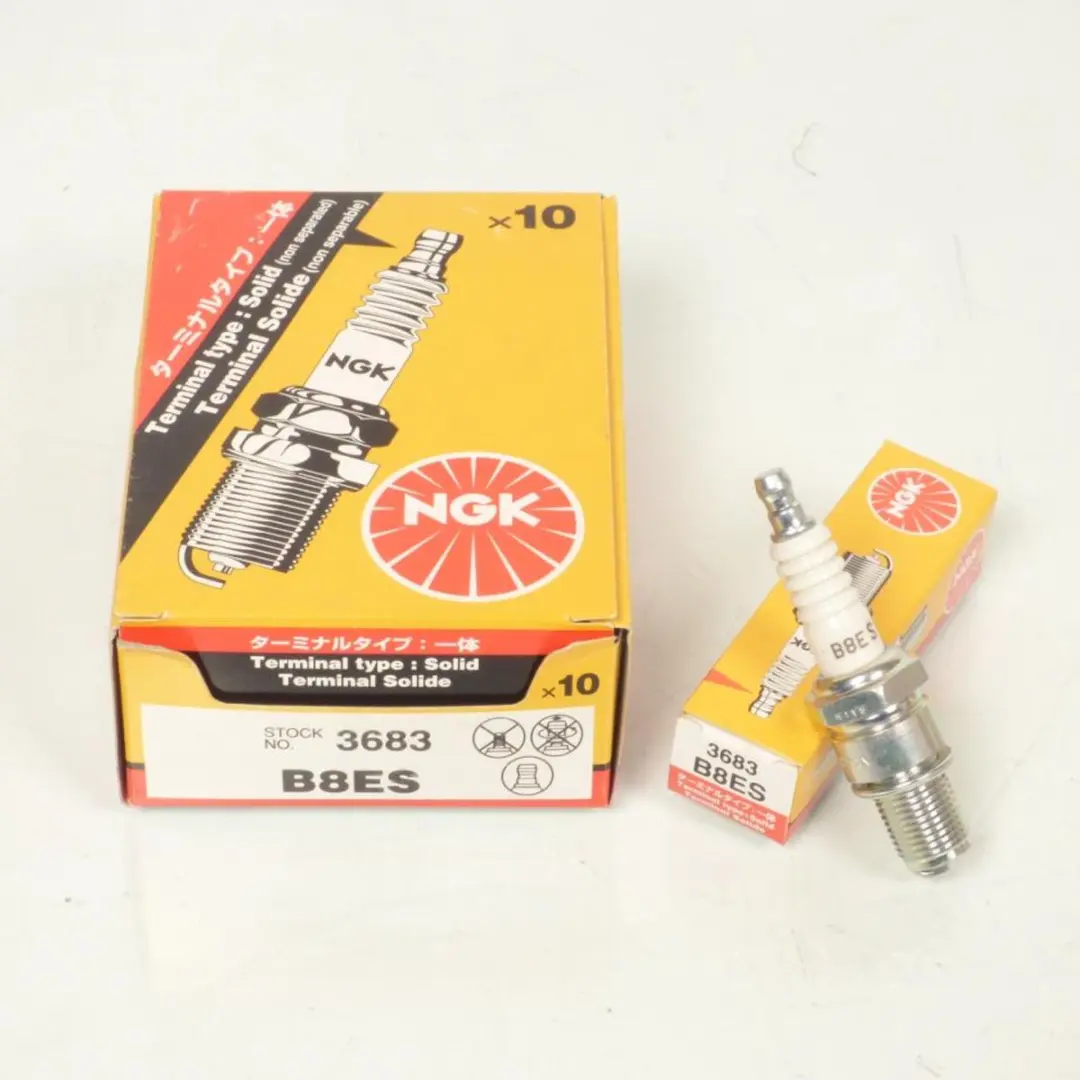NGK B8ES Bougie - Aprilia 50 RS R Extrema 1993-1994 - Wit