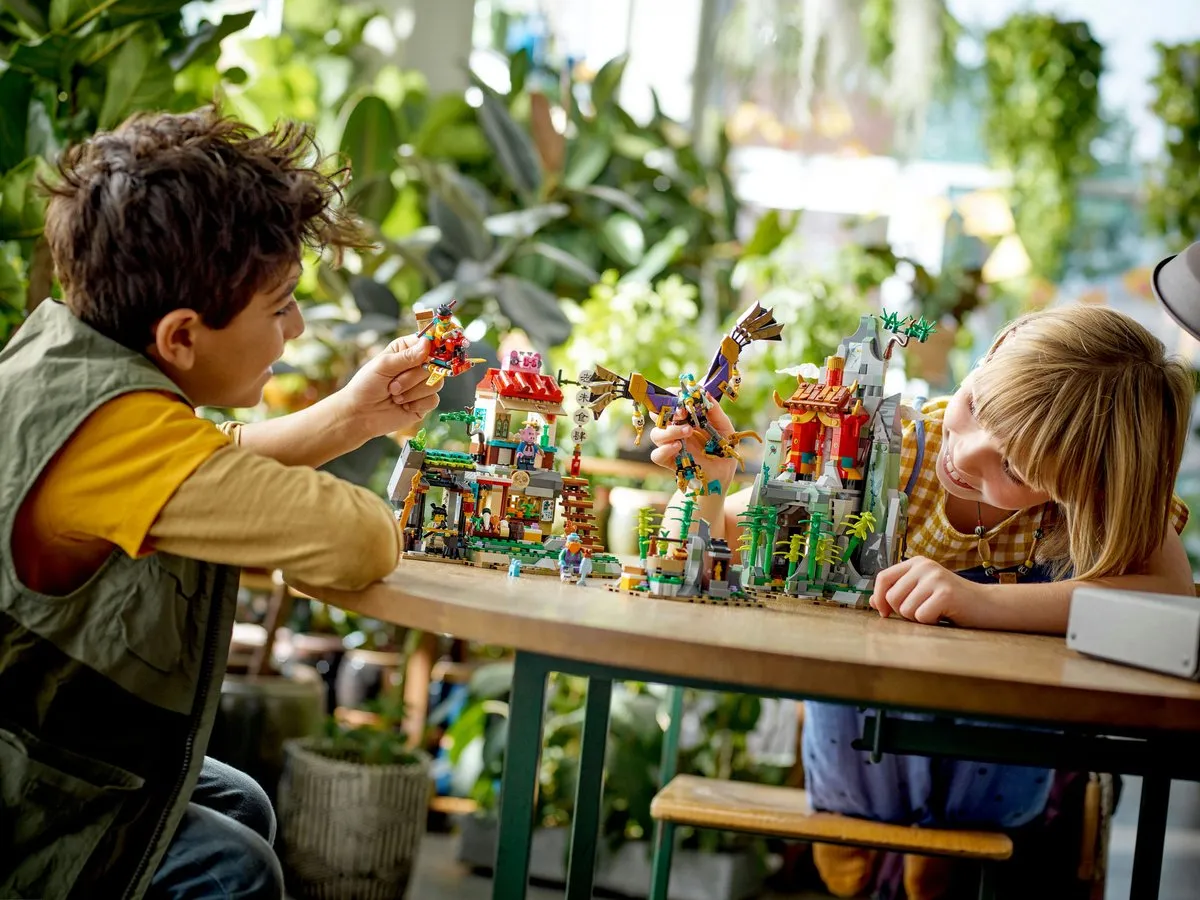 LEGO 80044 Monkie Kid Schuilplaats - 1582 Stukken - 6 Minifiguren